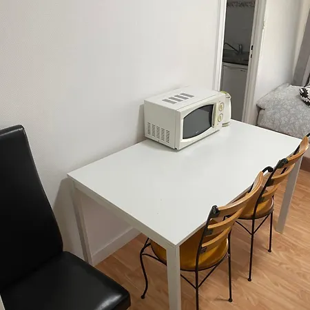아파트 Cosy En Plein Coeur De *